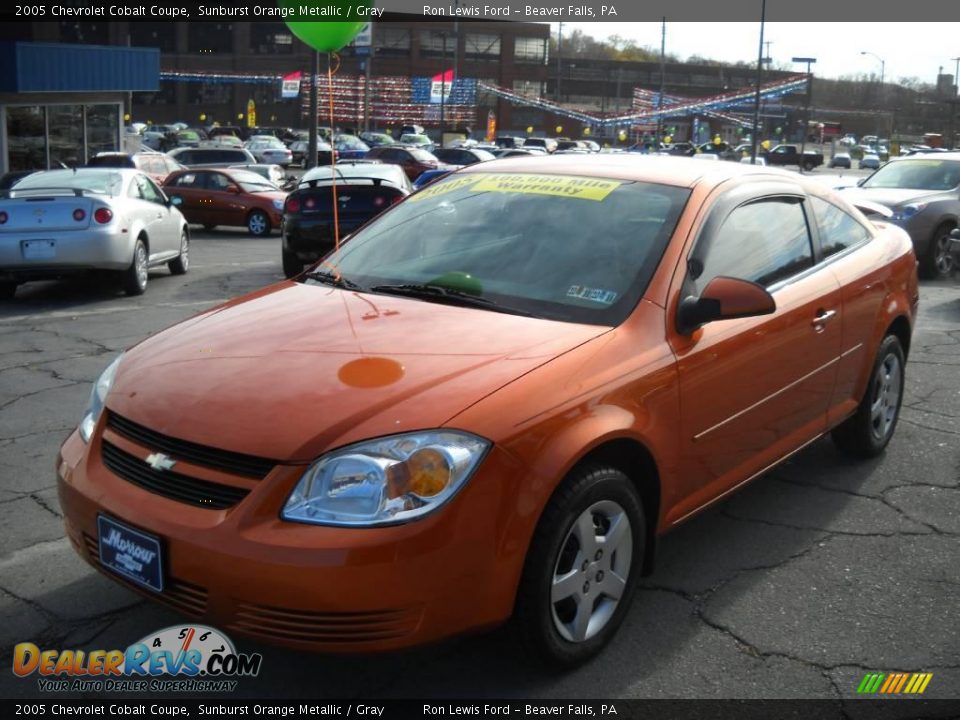 2005 Chevrolet Cobalt Coupe Sunburst Orange Metallic / Gray Photo #18