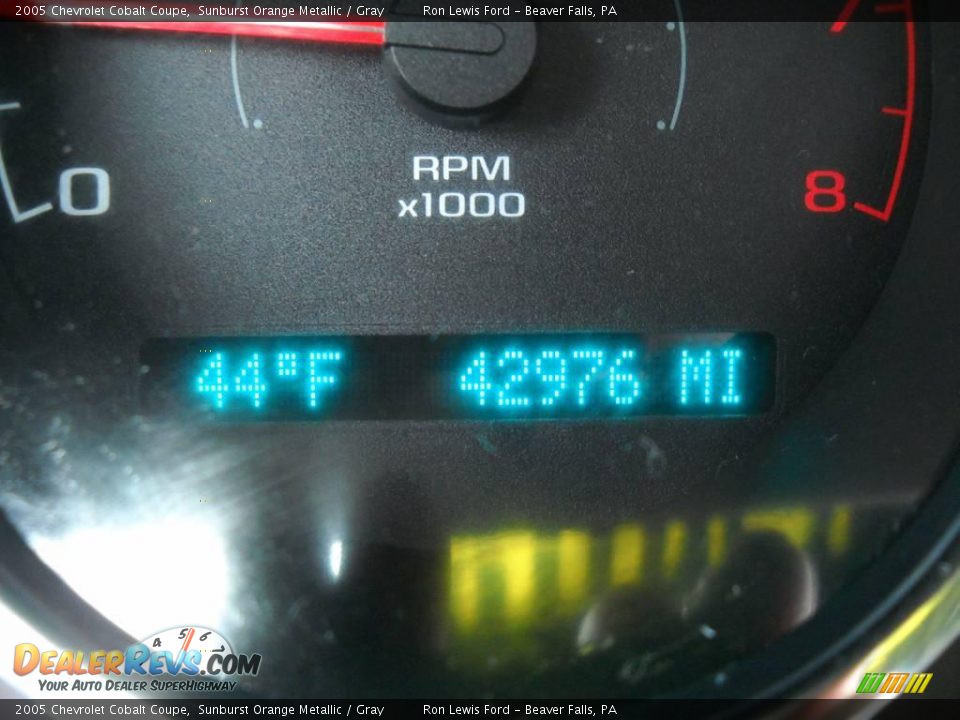 2005 Chevrolet Cobalt Coupe Sunburst Orange Metallic / Gray Photo #25