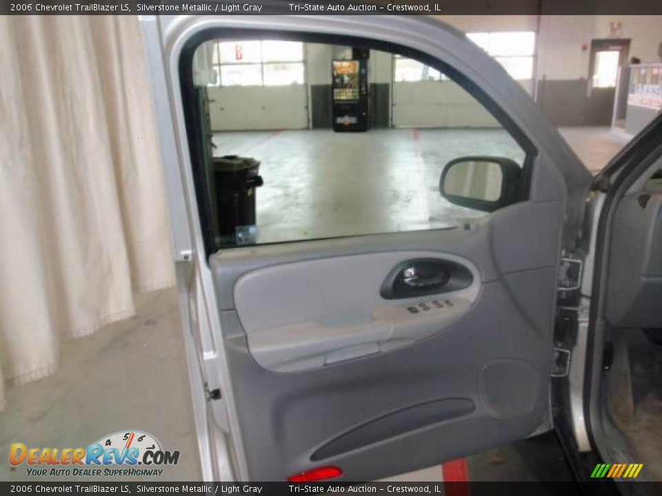 2006 Chevrolet TrailBlazer LS Silverstone Metallic / Light Gray Photo #4