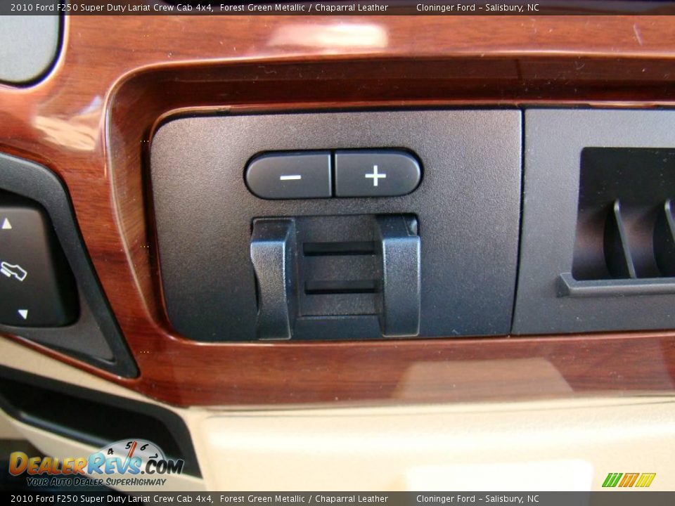2010 Ford F250 Super Duty Lariat Crew Cab 4x4 Forest Green Metallic / Chaparral Leather Photo #25