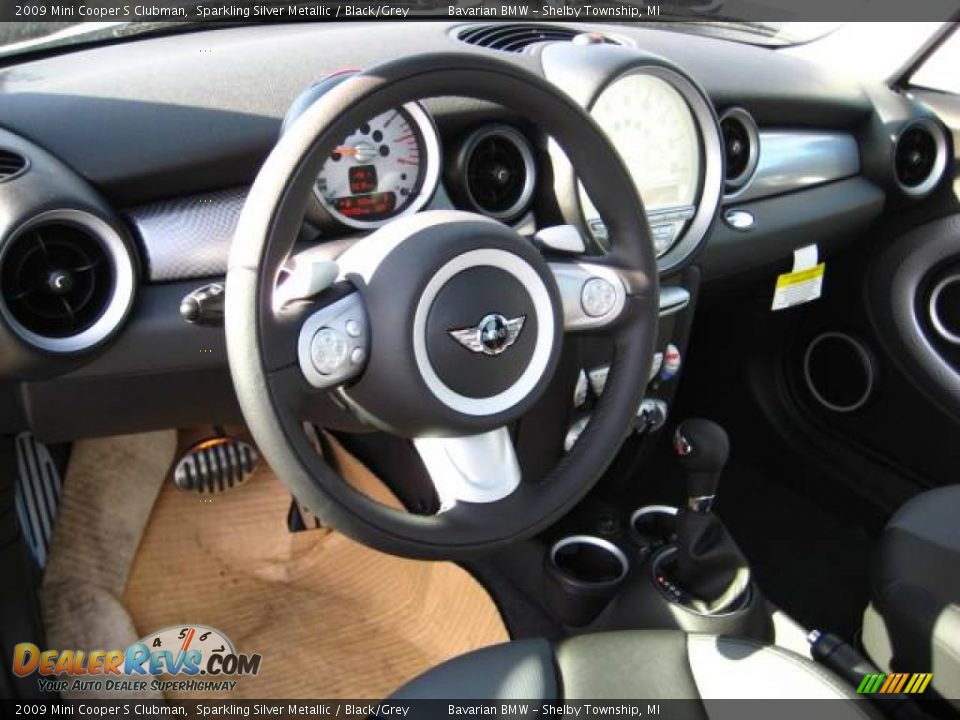 2009 Mini Cooper S Clubman Sparkling Silver Metallic / Black/Grey Photo #9