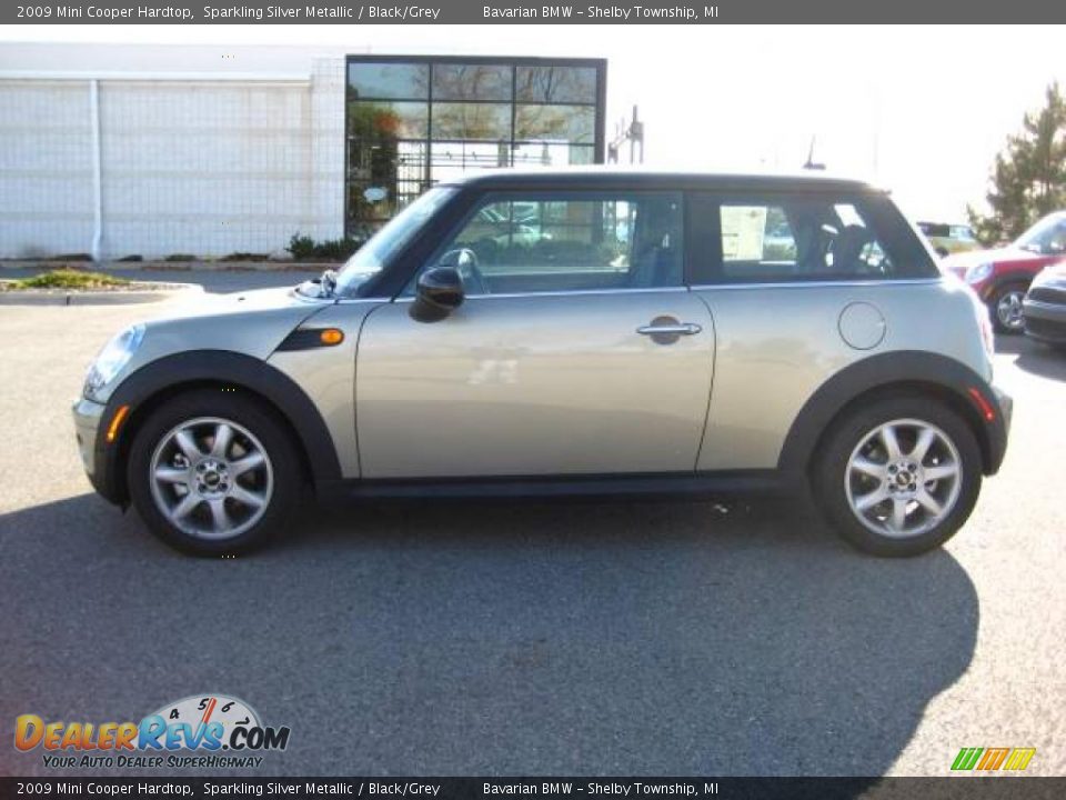 2009 Mini Cooper Hardtop Sparkling Silver Metallic / Black/Grey Photo #2