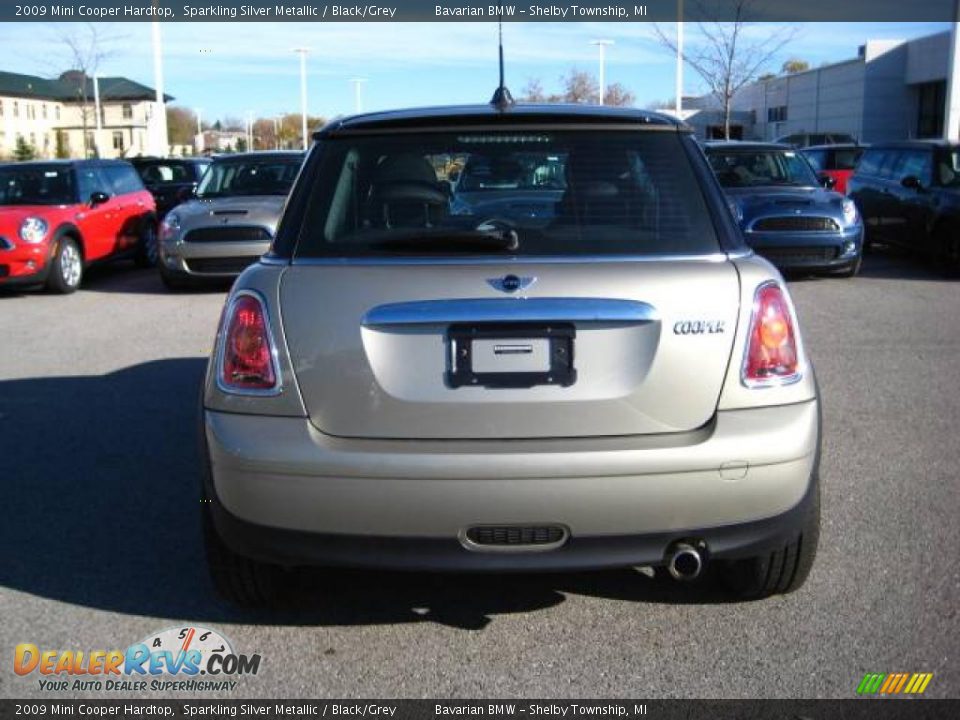 2009 Mini Cooper Hardtop Sparkling Silver Metallic / Black/Grey Photo #4