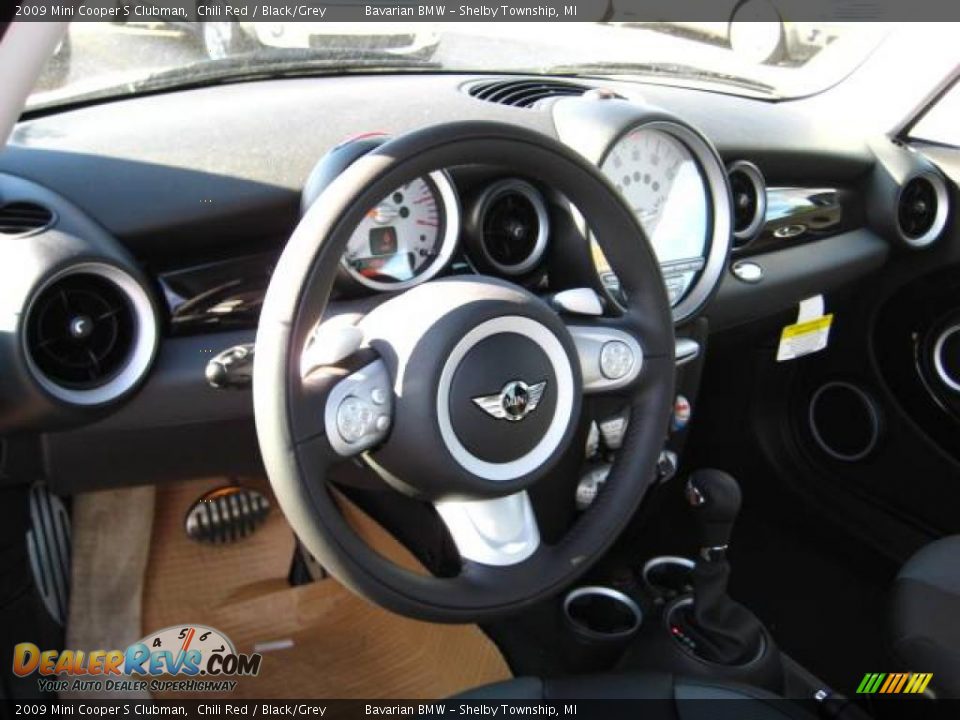 2009 Mini Cooper S Clubman Chili Red / Black/Grey Photo #9