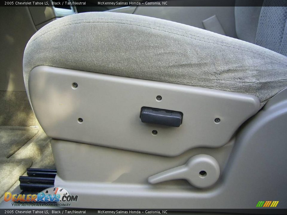 2005 Chevrolet Tahoe LS Black / Tan/Neutral Photo #9