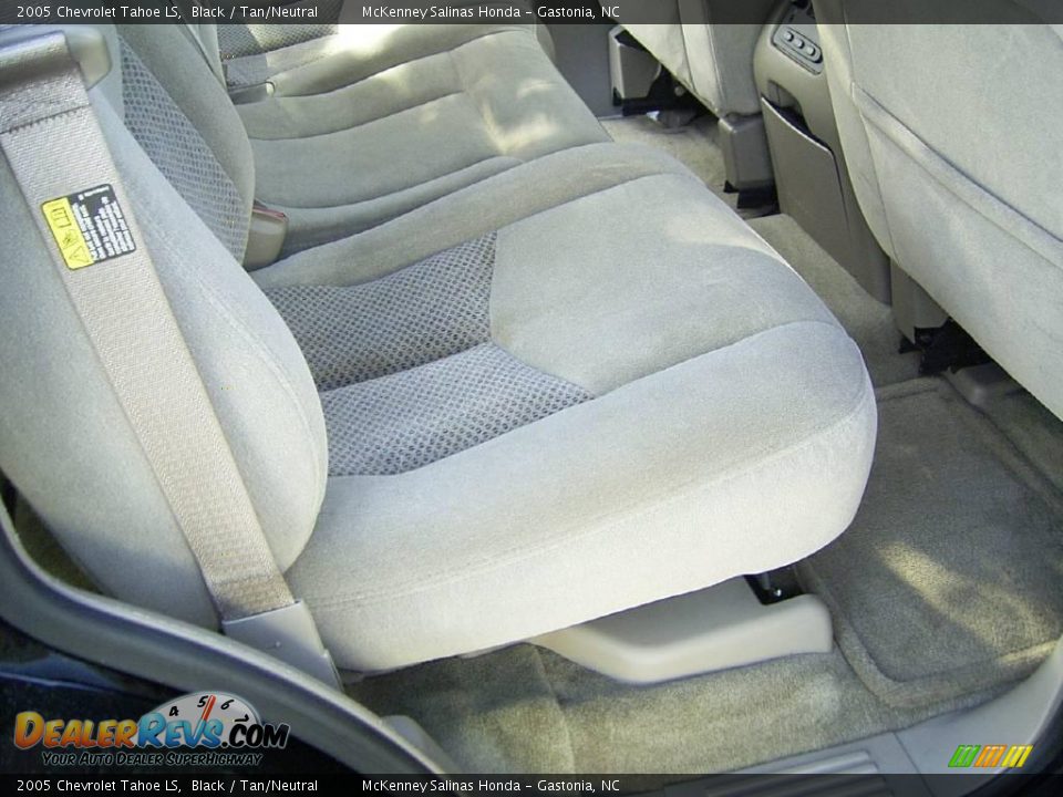 2005 Chevrolet Tahoe LS Black / Tan/Neutral Photo #13