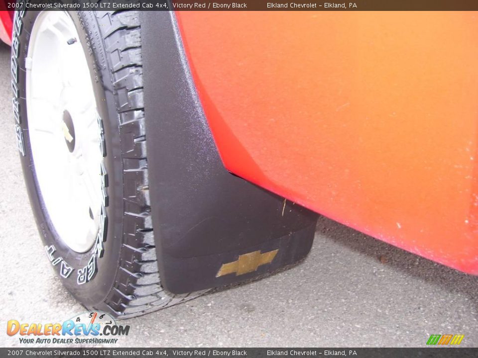 2007 Chevrolet Silverado 1500 LTZ Extended Cab 4x4 Victory Red / Ebony Black Photo #10