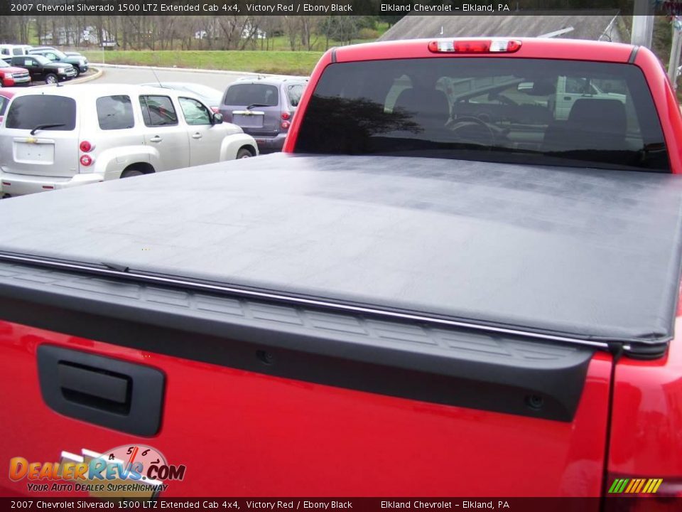 2007 Chevrolet Silverado 1500 LTZ Extended Cab 4x4 Victory Red / Ebony Black Photo #12