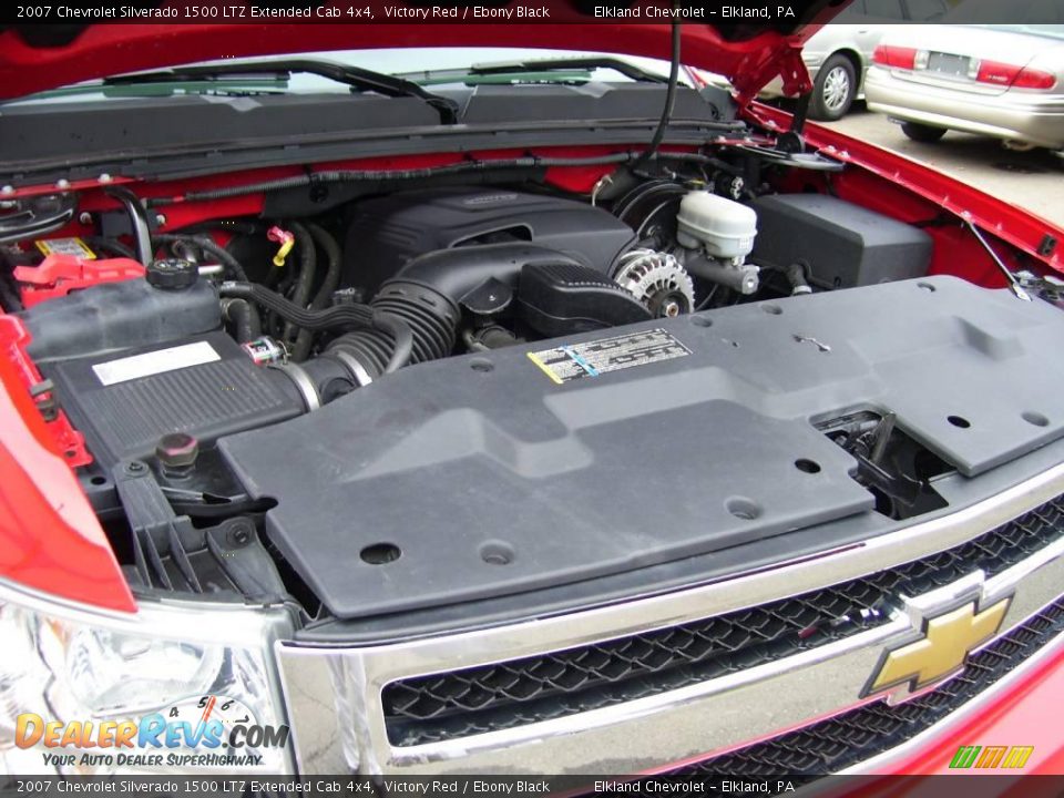 2007 Chevrolet Silverado 1500 LTZ Extended Cab 4x4 Victory Red / Ebony Black Photo #16
