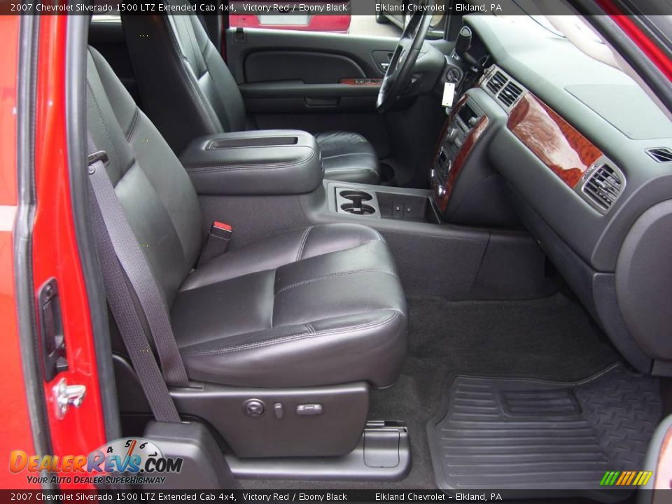 2007 Chevrolet Silverado 1500 LTZ Extended Cab 4x4 Victory Red / Ebony Black Photo #19