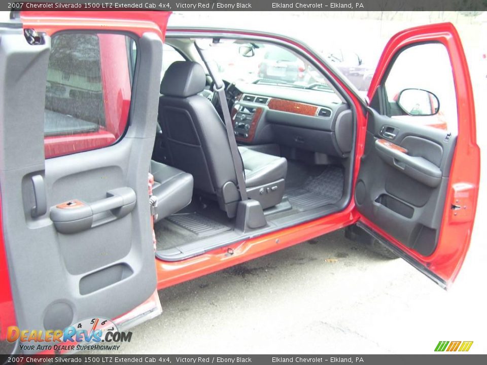 2007 Chevrolet Silverado 1500 LTZ Extended Cab 4x4 Victory Red / Ebony Black Photo #21
