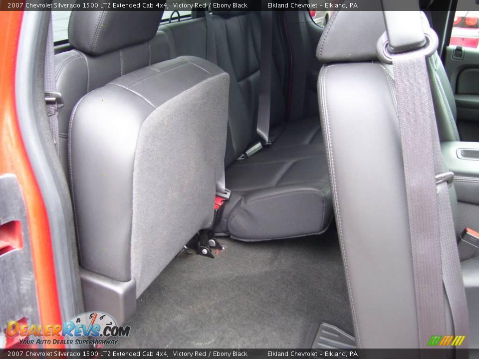 2007 Chevrolet Silverado 1500 LTZ Extended Cab 4x4 Victory Red / Ebony Black Photo #23