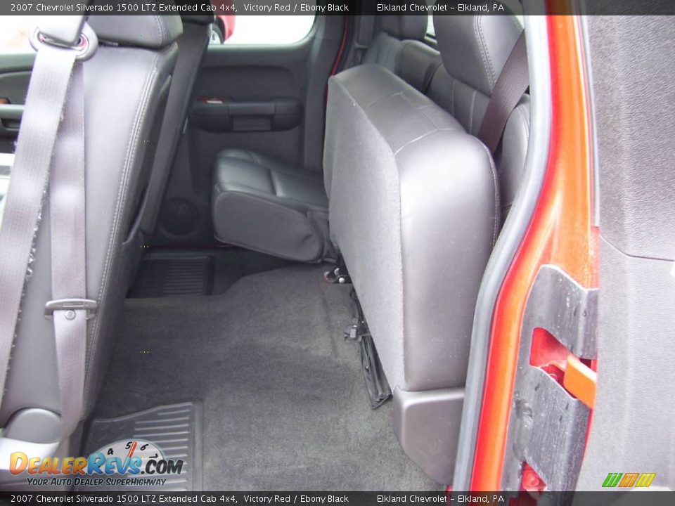 2007 Chevrolet Silverado 1500 LTZ Extended Cab 4x4 Victory Red / Ebony Black Photo #25