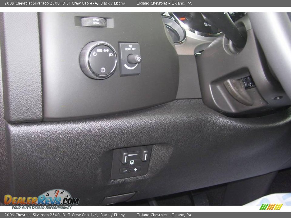 2009 Chevrolet Silverado 2500HD LT Crew Cab 4x4 Black / Ebony Photo #30