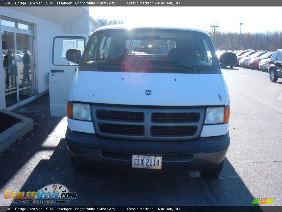 2001 Dodge Ram Van 1500 Passenger Bright White / Mist Gray Photo #7