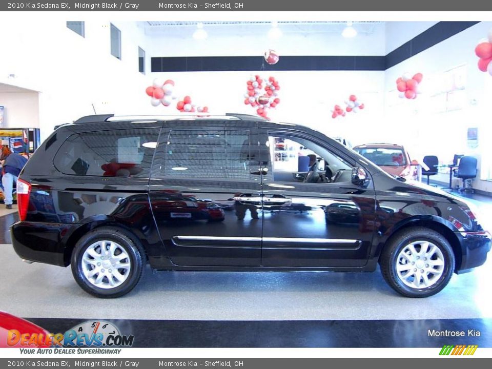 2010 Kia Sedona EX Midnight Black / Gray Photo #8