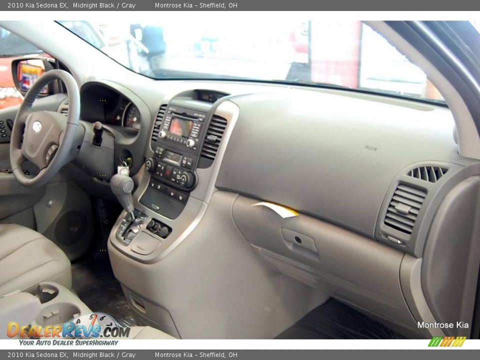 2010 Kia Sedona EX Midnight Black / Gray Photo #14