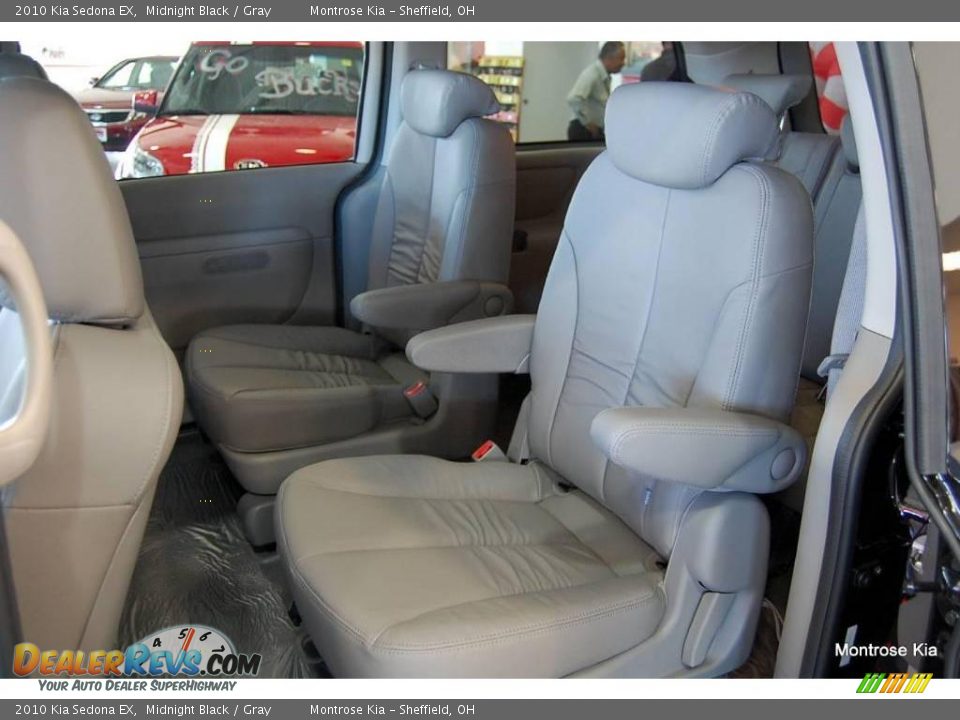 2010 Kia Sedona EX Midnight Black / Gray Photo #17