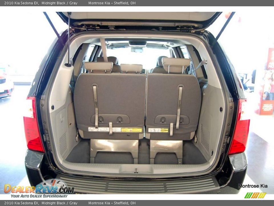 2010 Kia Sedona EX Midnight Black / Gray Photo #24