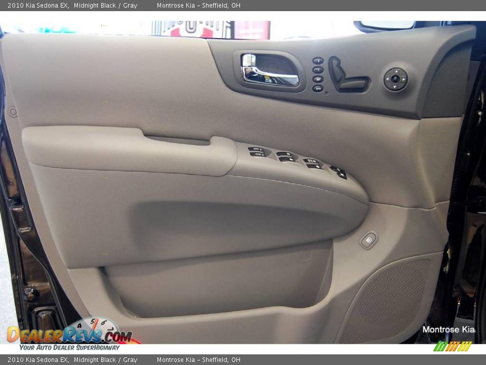 2010 Kia Sedona EX Midnight Black / Gray Photo #32