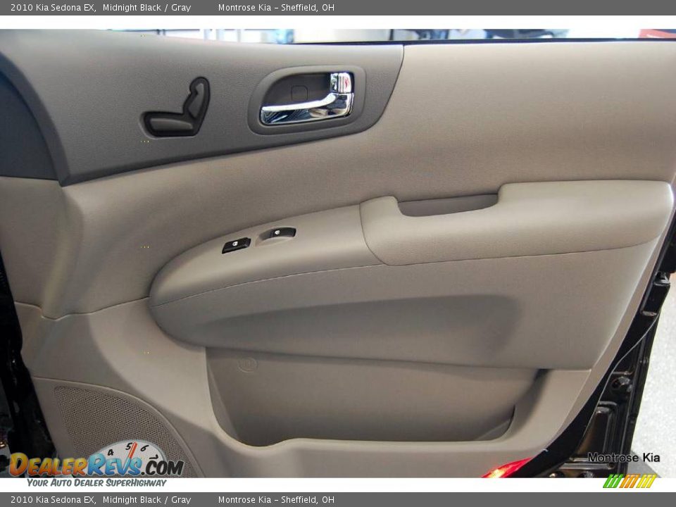 2010 Kia Sedona EX Midnight Black / Gray Photo #33