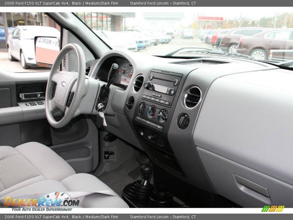2006 Ford F150 XLT SuperCab 4x4 Black / Medium/Dark Flint Photo #3