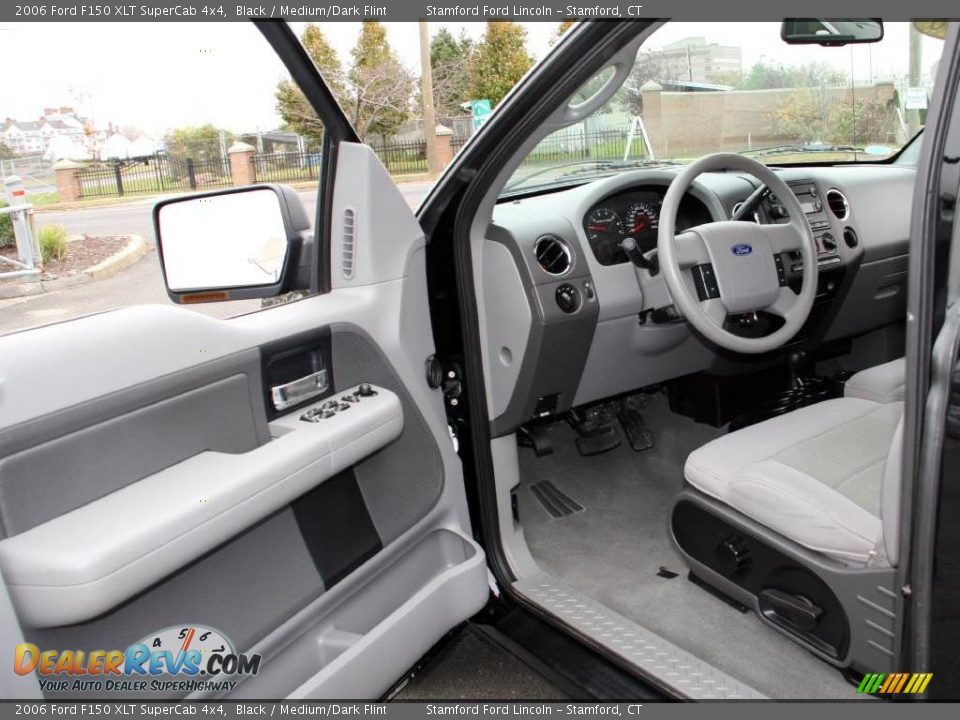 2006 Ford F150 XLT SuperCab 4x4 Black / Medium/Dark Flint Photo #9
