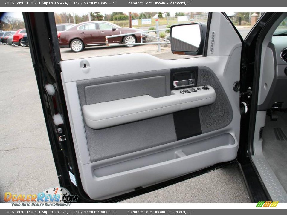2006 Ford F150 XLT SuperCab 4x4 Black / Medium/Dark Flint Photo #12