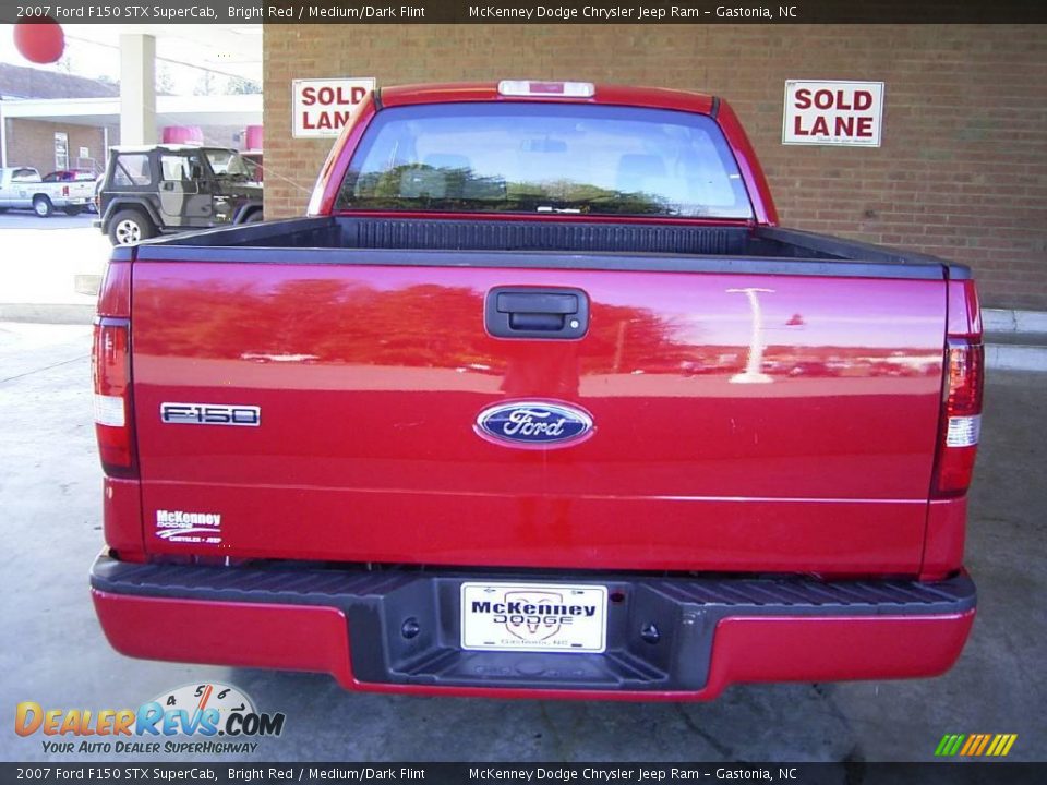 2007 Ford F150 STX SuperCab Bright Red / Medium/Dark Flint Photo #6