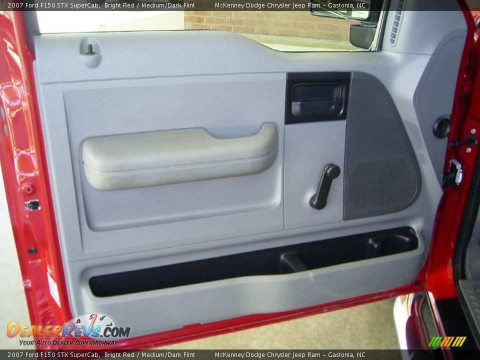 2007 Ford F150 STX SuperCab Bright Red / Medium/Dark Flint Photo #10