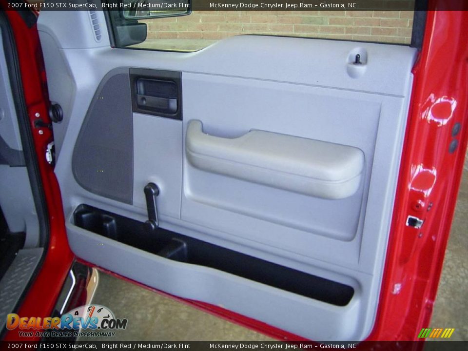 2007 Ford F150 STX SuperCab Bright Red / Medium/Dark Flint Photo #13