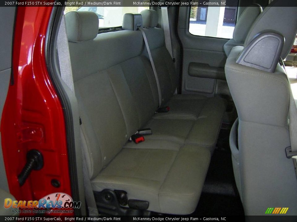 2007 Ford F150 STX SuperCab Bright Red / Medium/Dark Flint Photo #16