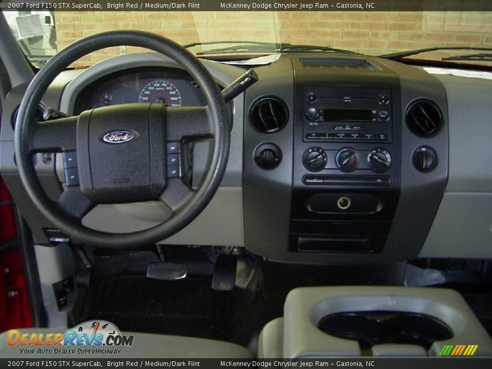2007 Ford F150 STX SuperCab Bright Red / Medium/Dark Flint Photo #17