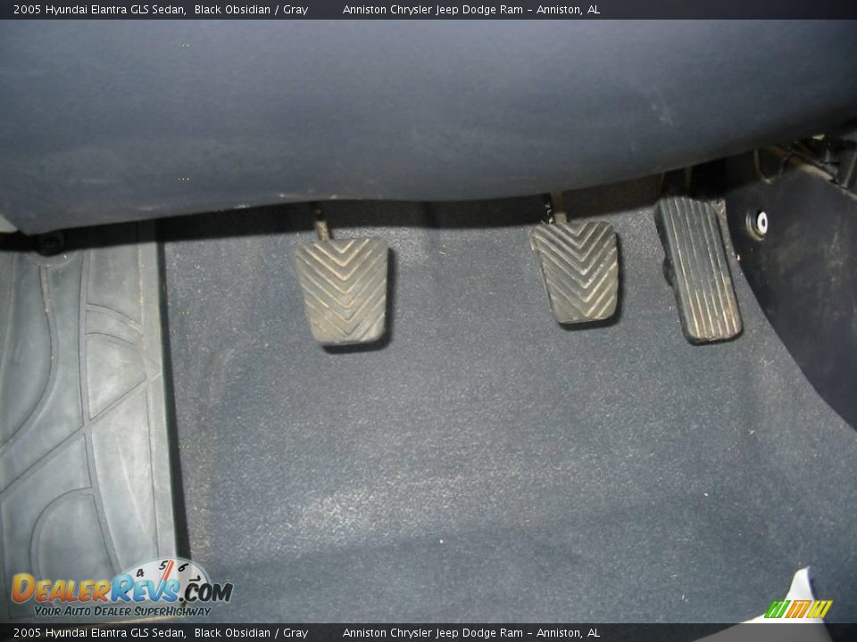 2005 Hyundai Elantra GLS Sedan Black Obsidian / Gray Photo #11