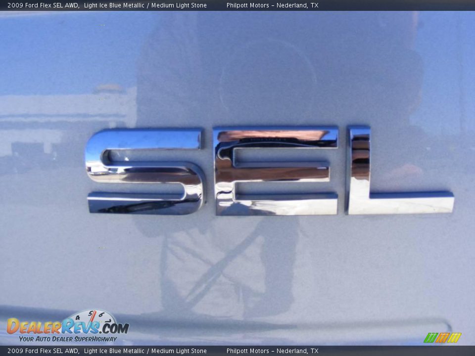 2009 Ford Flex SEL AWD Light Ice Blue Metallic / Medium Light Stone Photo #11