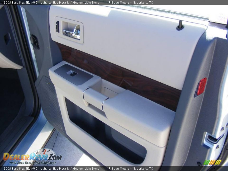 2009 Ford Flex SEL AWD Light Ice Blue Metallic / Medium Light Stone Photo #23