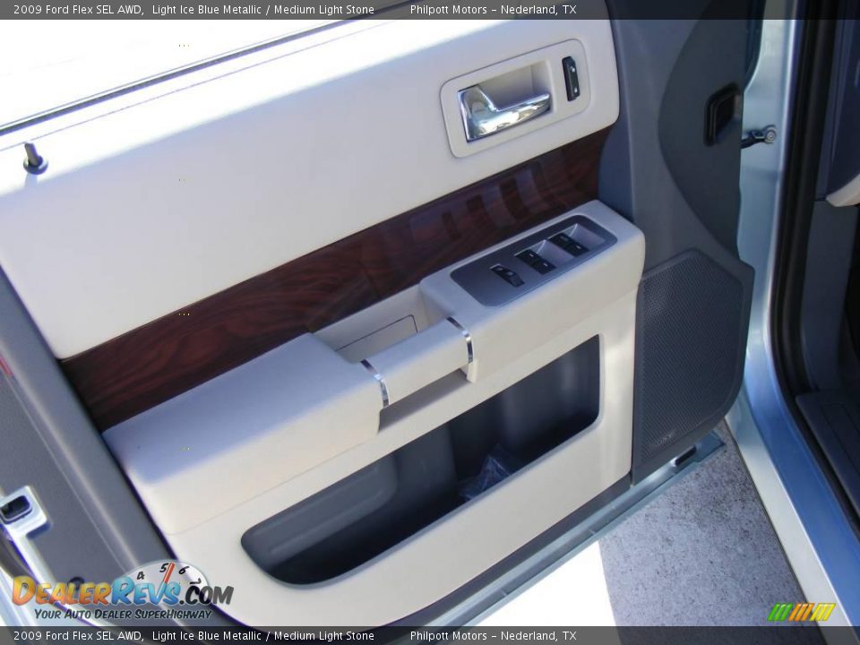 2009 Ford Flex SEL AWD Light Ice Blue Metallic / Medium Light Stone Photo #35