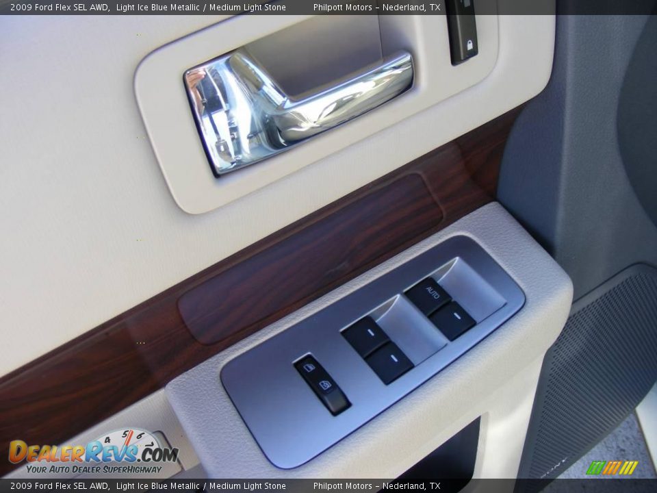 2009 Ford Flex SEL AWD Light Ice Blue Metallic / Medium Light Stone Photo #36