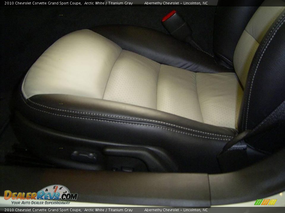 2010 Chevrolet Corvette Grand Sport Coupe Arctic White / Titanium Gray Photo #9