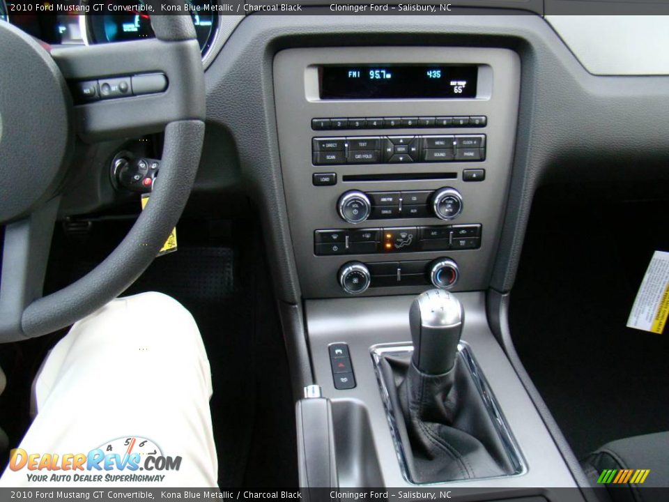 2010 Ford Mustang GT Convertible Kona Blue Metallic / Charcoal Black Photo #20