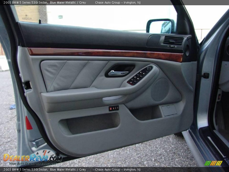 2003 BMW 5 Series 530i Sedan Blue Water Metallic / Grey Photo #18