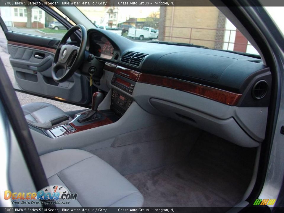 2003 BMW 5 Series 530i Sedan Blue Water Metallic / Grey Photo #22