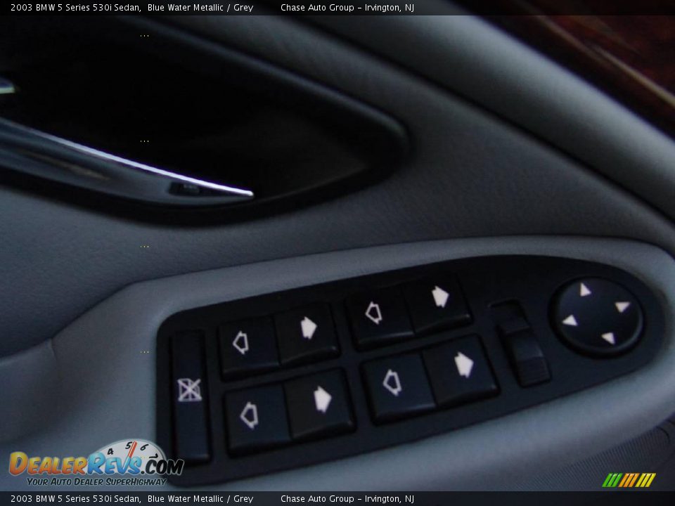 2003 BMW 5 Series 530i Sedan Blue Water Metallic / Grey Photo #31
