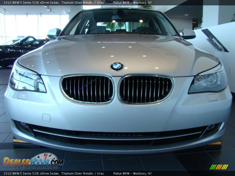 2010 BMW 5 Series 528i xDrive Sedan Titanium Silver Metallic / Gray Photo #2