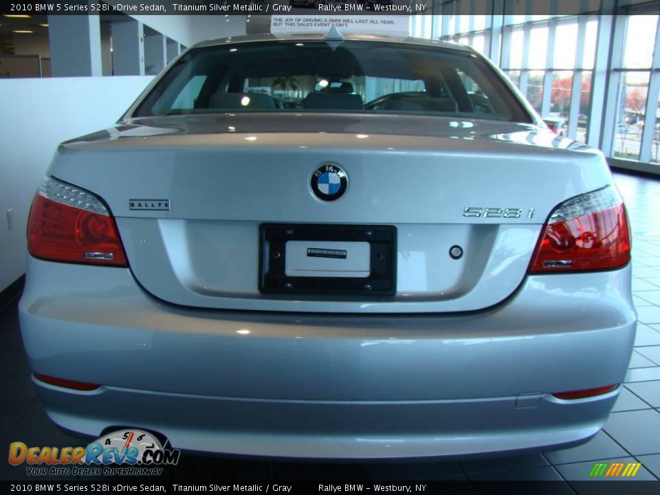 2010 BMW 5 Series 528i xDrive Sedan Titanium Silver Metallic / Gray Photo #4