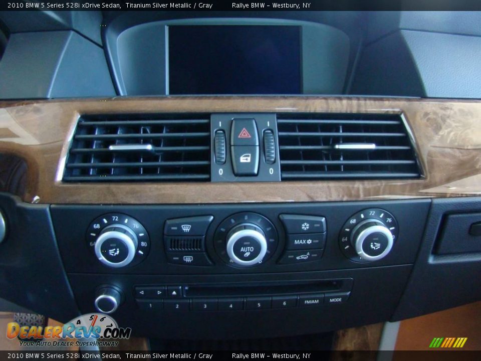 2010 BMW 5 Series 528i xDrive Sedan Titanium Silver Metallic / Gray Photo #10