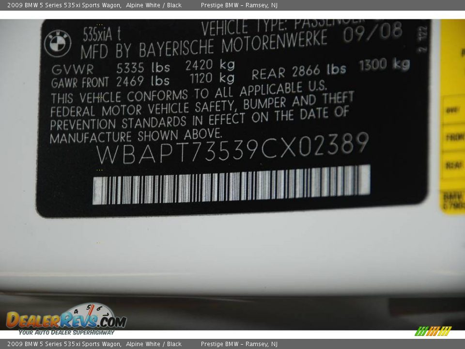 2009 BMW 5 Series 535xi Sports Wagon Alpine White / Black Photo #9