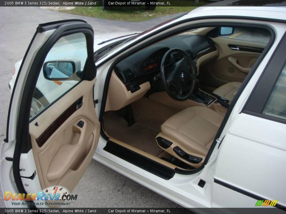 2005 BMW 3 Series 325i Sedan Alpine White / Sand Photo #9