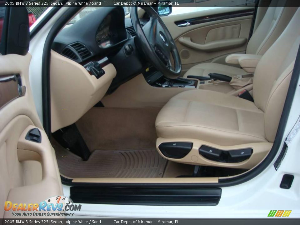 2005 BMW 3 Series 325i Sedan Alpine White / Sand Photo #10