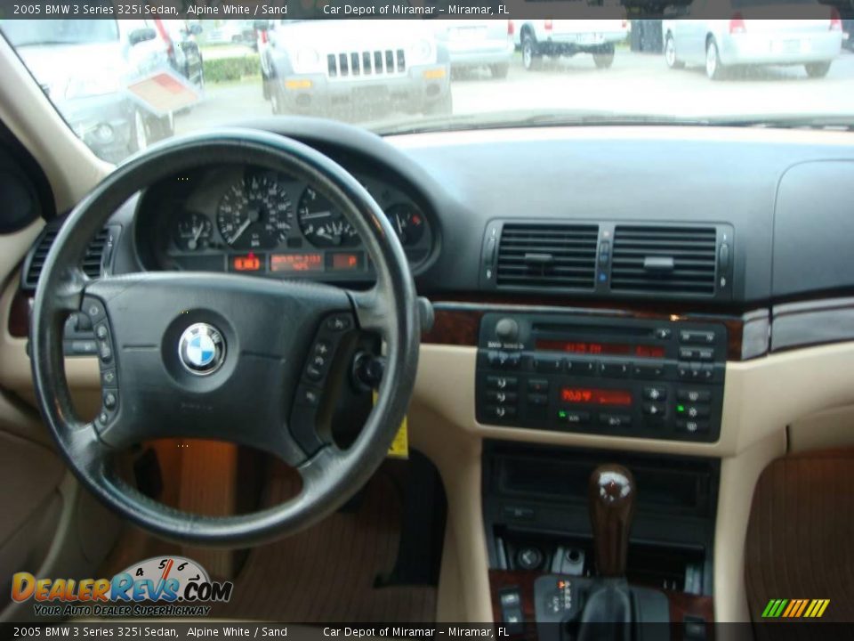 2005 BMW 3 Series 325i Sedan Alpine White / Sand Photo #15